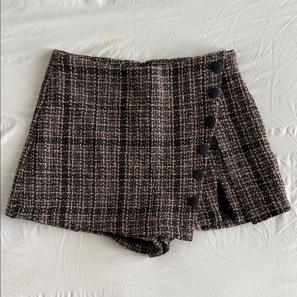 DO+BE Black and Brown Plaid Skort